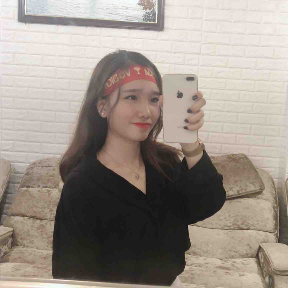 HUYỀN TRÂN