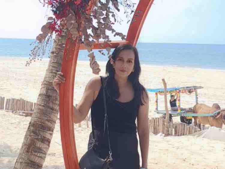 YÊU EM GIỮA ĐỜI QUÊN LÃNG  ( Karaoke  Song Ca )