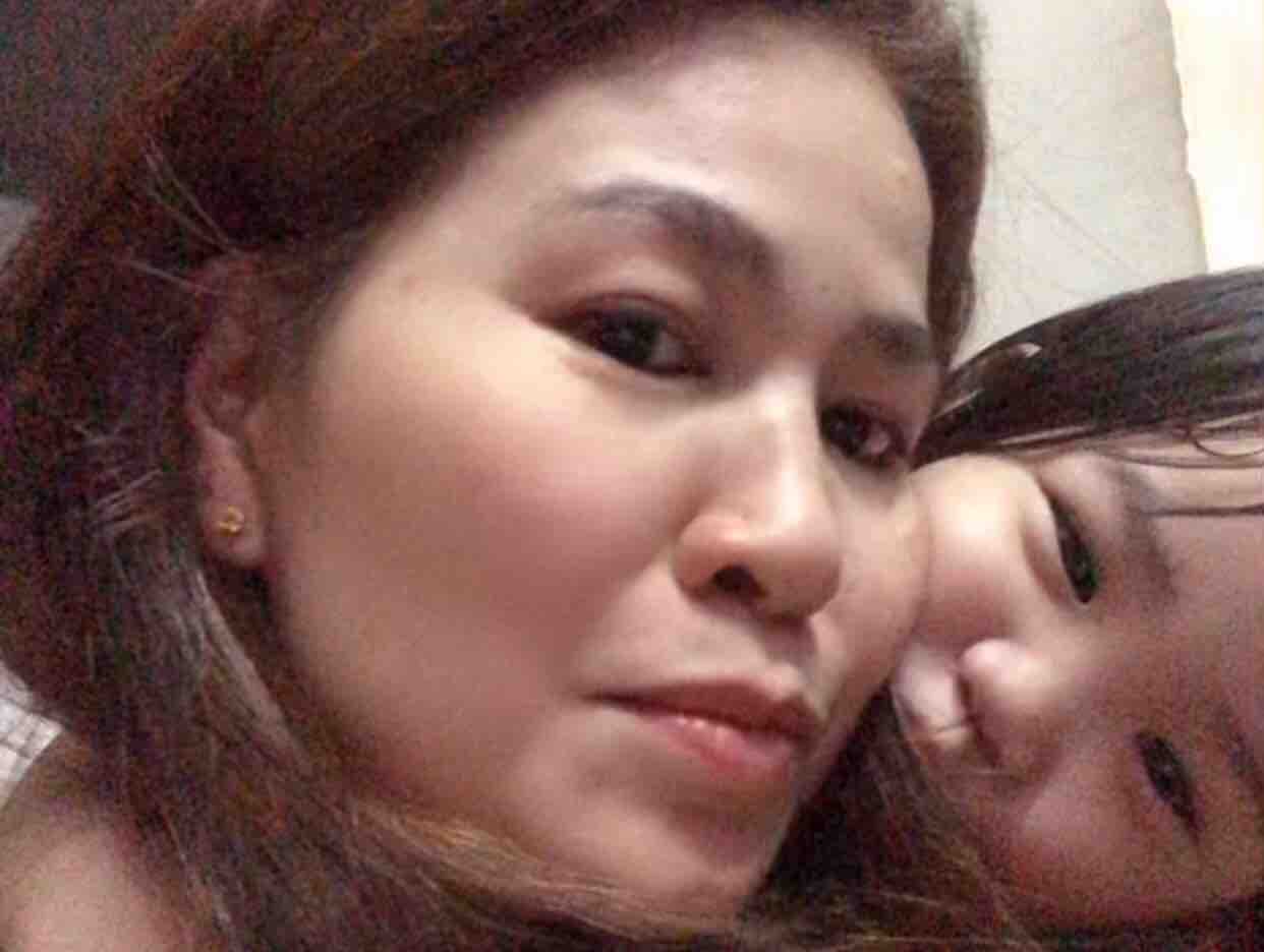 Lang thang trong mưa.